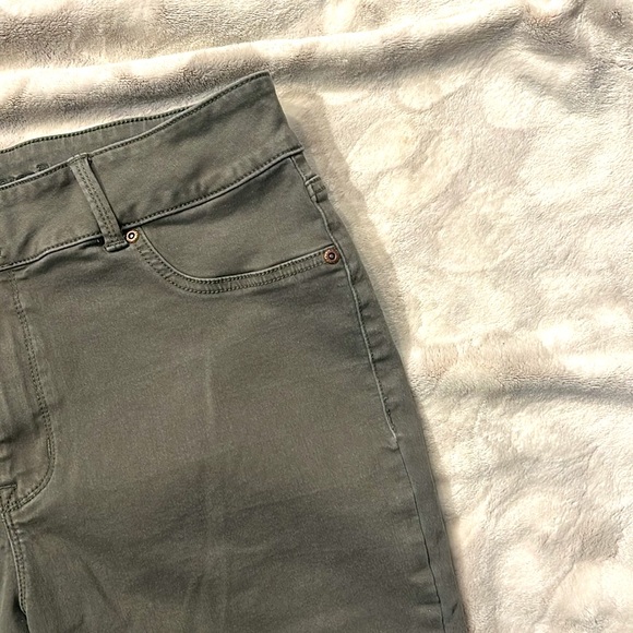 M jeans by Maurice’s High Rise Skinny Olive Green Size XL Regular - Picture 4 of 11